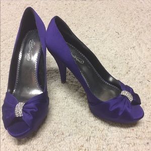 David’s Bridal Diana Peep Toe👠